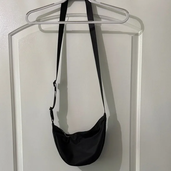 Fabletics Black Crossbody Bag - Picture 2 of 5